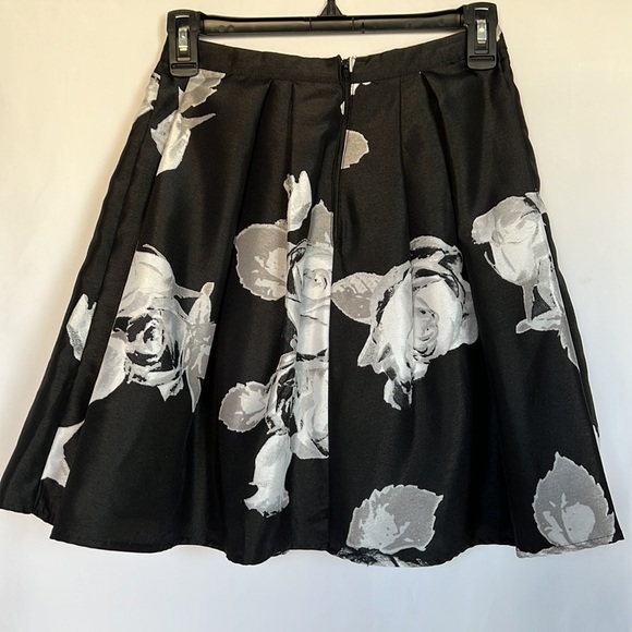 Sequin Hearts Sz 1 Black Floral Formal 2 Piece Dress. - Picture 10 of 16